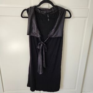 Black dress with bow and 2 pockets
